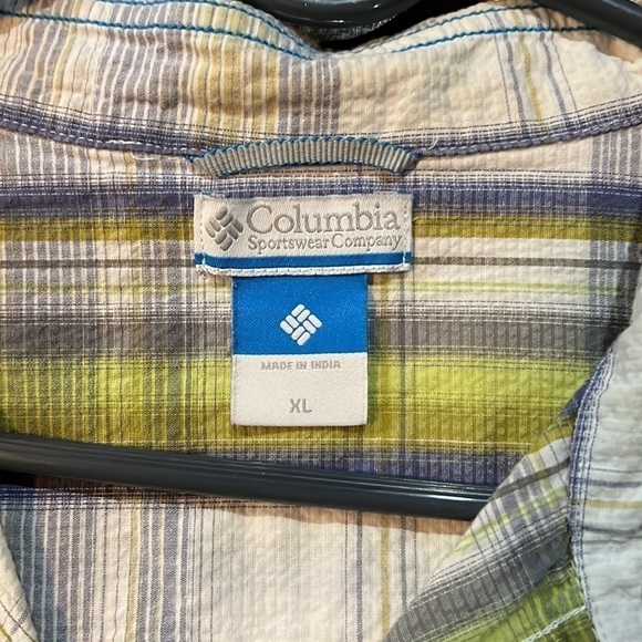 Columbia XL top plaid looking pattern   MN44 - Picture 3 of 4